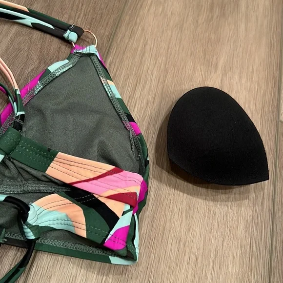 Macy’s NWT Junior’s Tropical Hula Honey Bikini Top Size XS Strappy Crisscross - Picture 7 of 16